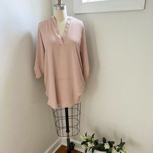 Lush Women's Perfect Roll Tab Sleeve Tunic, Size Medium
